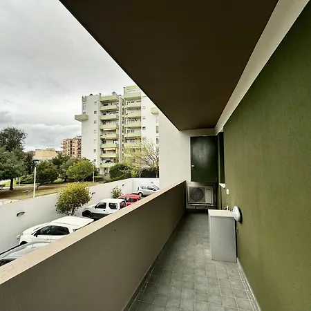 Laguna Apartment *